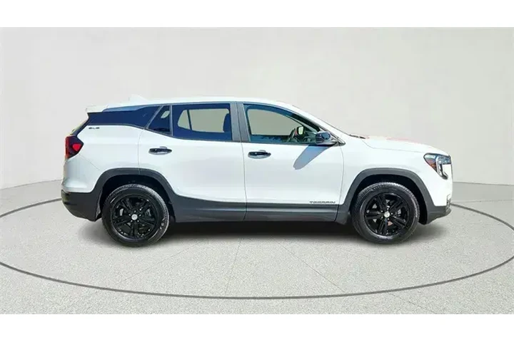 $22772 : GMC Terrain 2024 AWD SLE 4dr image 2