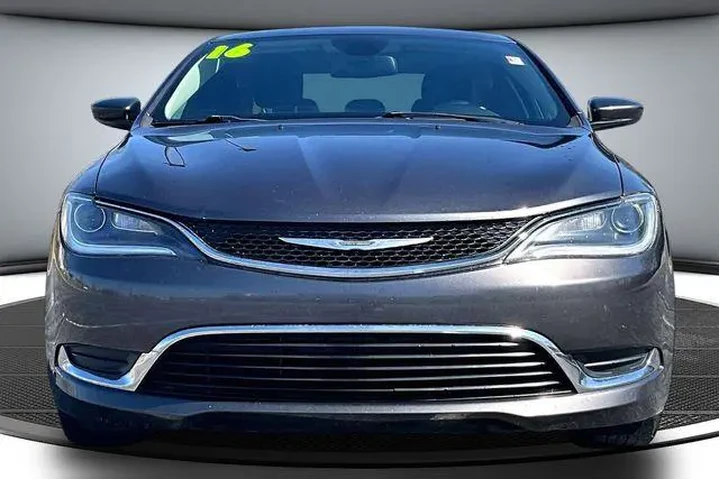 $9000 : Chrysler 200 2016 Limited 4d image 2