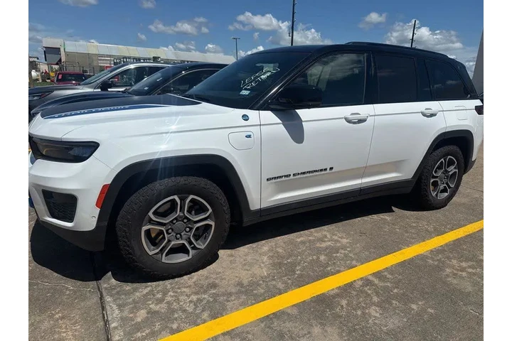 $31125 : Jeep Grand Cherokee 2022 4x4 image 1