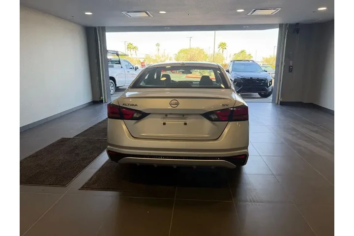$18984 : Nissan Altima 2024 2.5 SV 4d image 4