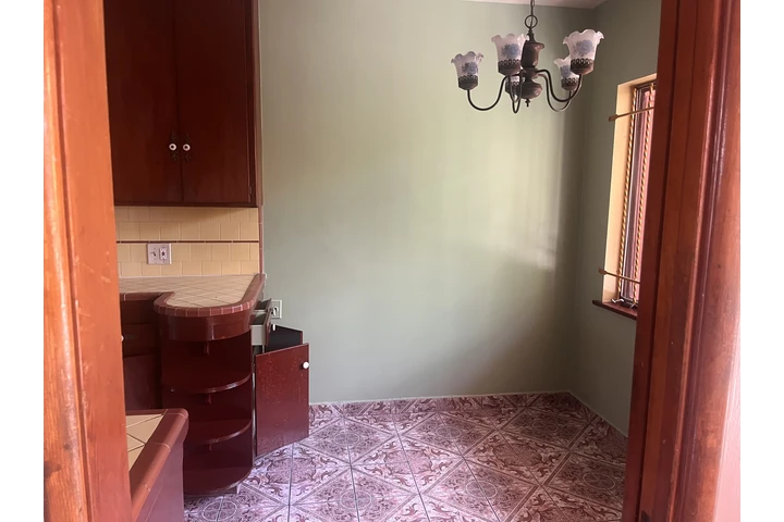 $1900 : Apartment in Huntington Park image 10