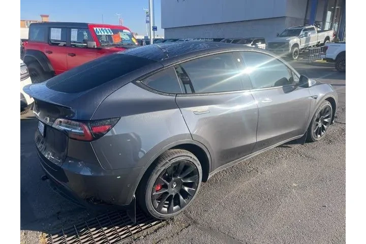 $27988 : Tesla Model Y 2021 AWD Long image 7