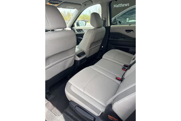 $35990 : Nissan Pathfinder 2024 AWD S image 10