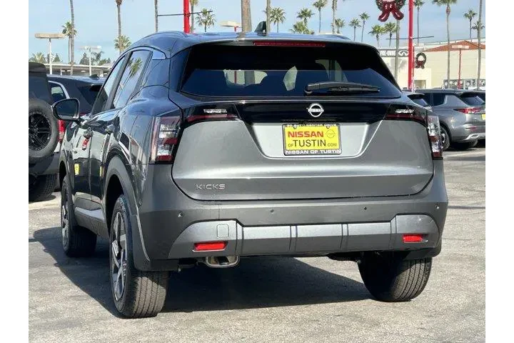 $26195 : Nissan Kicks 2026 SV 4dr Cro image 3