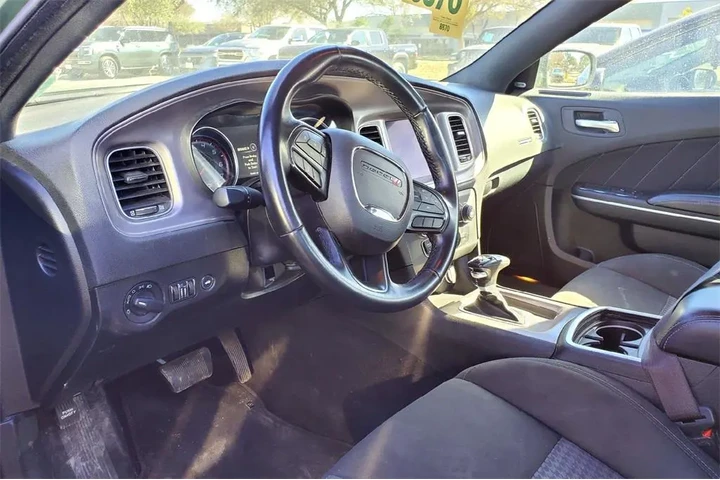 $29936 : Dodge Charger 2023 GT 4dr Se image 10
