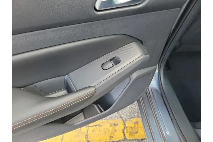 $19990 : Nissan Altima 2022 2.5 SR 4d image 10