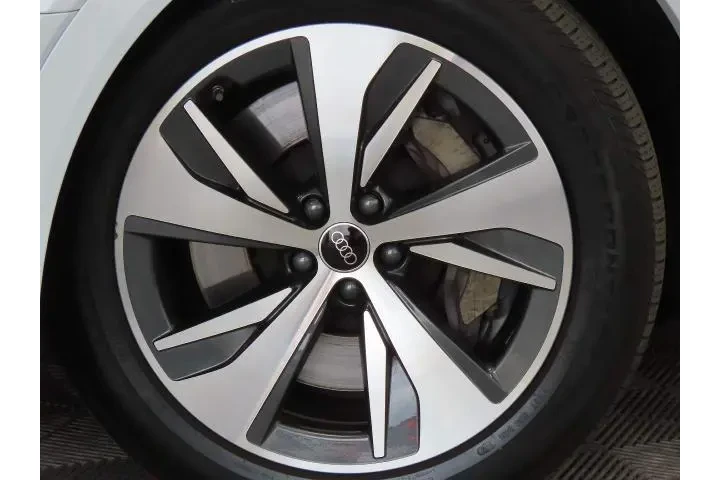 $39850 : Audi Q8 Sportback e-tron 202 image 2