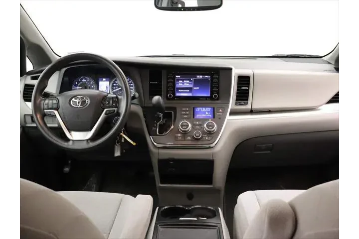 $14753 : Toyota Sienna 2018 LE 7-Pass image 6