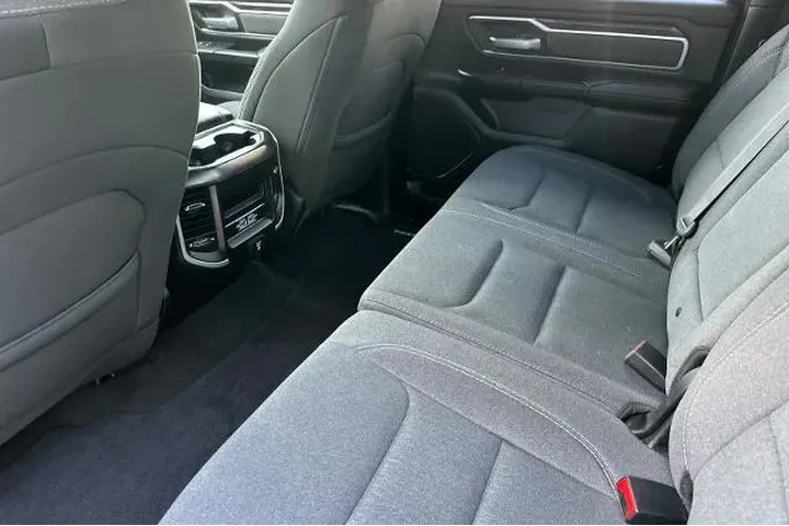 $37995 : Ram 1500 2022 4x4 Big Horn 4 image 4