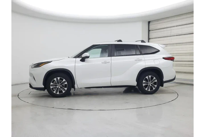 $38998 : Toyota Highlander 2023 XLE 4 image 3