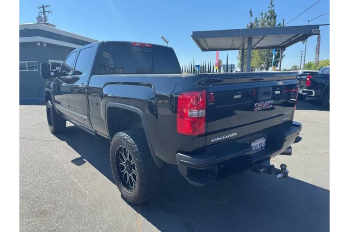 $27998 : 2015 GMC Sierra 2500HD Denali image 8
