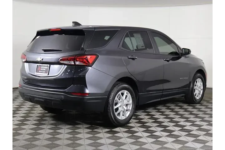 $18993 : Chevrolet Equinox 2022 LS 4d image 7