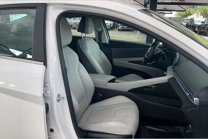 $19897 : Hyundai ELANTRA Hybrid 2021 image 9