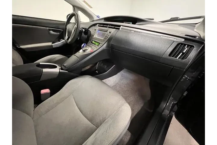 $12983 : Toyota Prius Plug-in Hybrid image 10