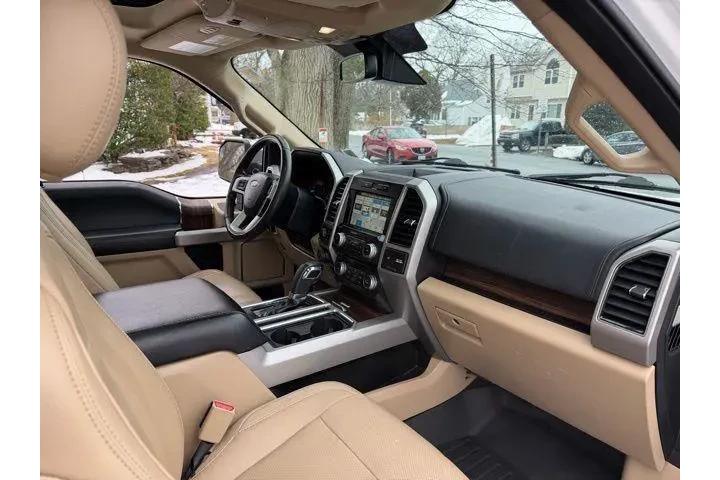 $21795 : Ford F-150 2017 4x4 Lariat 4 image 10