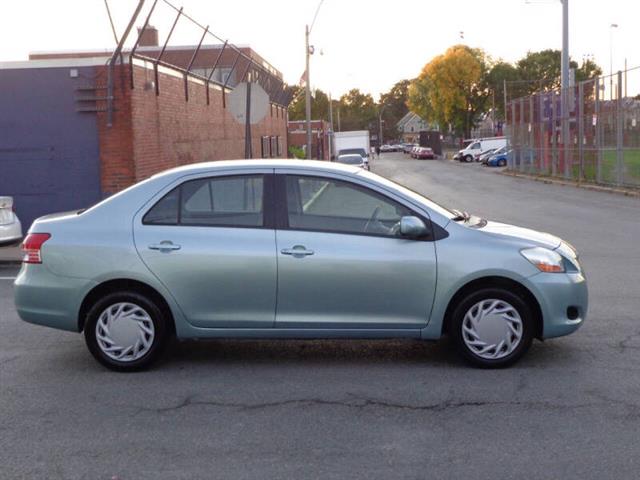 $7800 : 2010 Yaris image 5