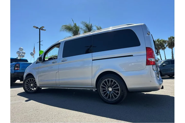 $30997 : 2016 Metris Passenger Van RWD image 4