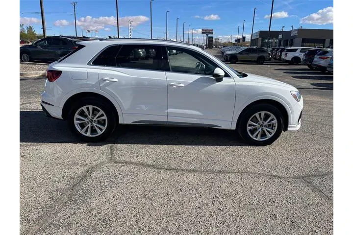 $32051 : Audi Q3 2024 AWD quattro S l image 9