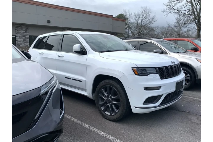 $20500 : 2018 GRAND CHEROKEE image 1