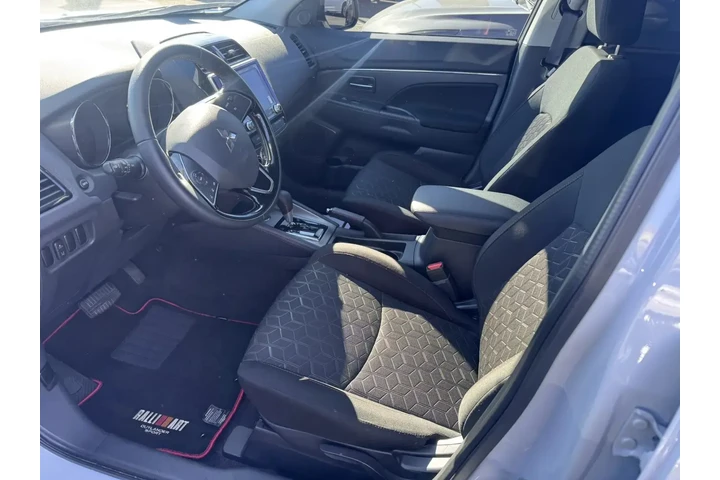 $21266 : Mitsubishi Outlander Sport 2 image 8
