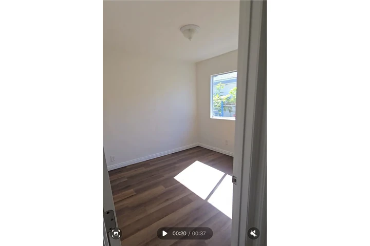 $900 : Renta de un cuarto grande image 1