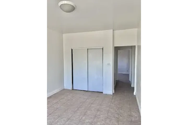 $1,895/MES. LOS ANGELES. image 3