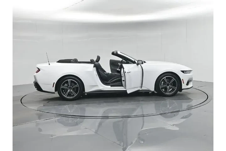 $24600 : Ford Mustang 2024 EcoBoost 2 image 5