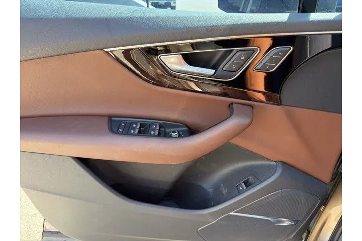 $25076 : Audi Q7 2019 AWD quattro SE image 9