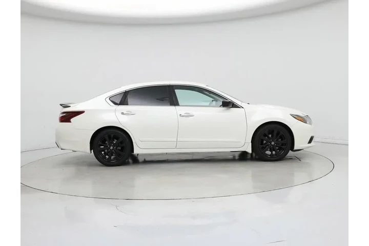 $12998 : Nissan Altima 2017 2.5 SR 4d image 7