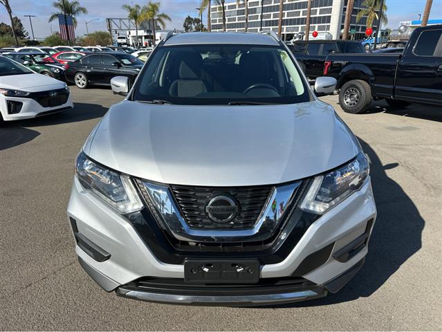 $14477 : 2018 Rogue SV image 3