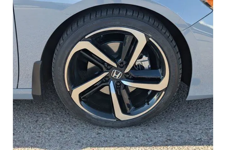 Honda Accord 2022 Sport 4dr image 9