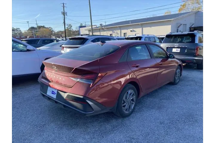 $19959 : Hyundai ELANTRA 2024 SEL 4dr image 3