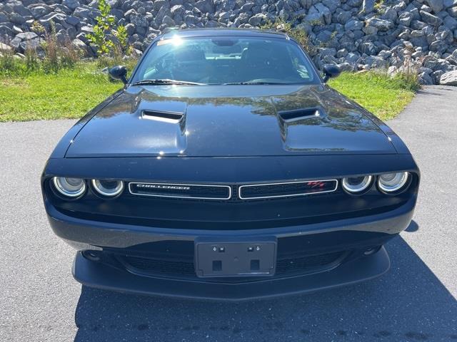 $37498 : PRE-OWNED 2018 DODGE CHALLENG image 2