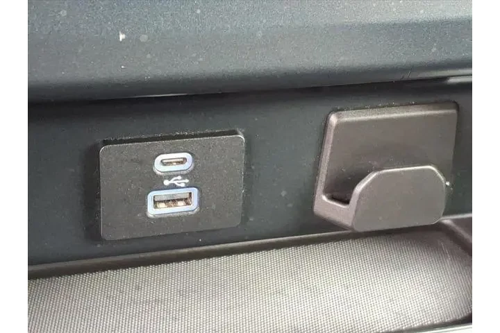 $32988 : Ford F-150 2023 4x2 XLT 4dr image 8