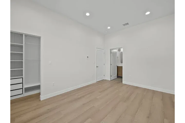 $1265 : Wonderful 1BA/1BD For Rent image 7