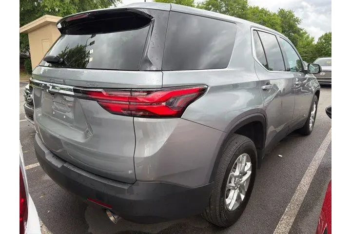 $28904 : Chevrolet Traverse 2023 4x4 image 5