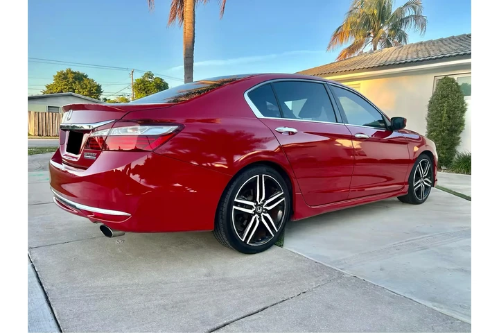 $8500 : 2017 Accord SPORT !!!!!! image 5