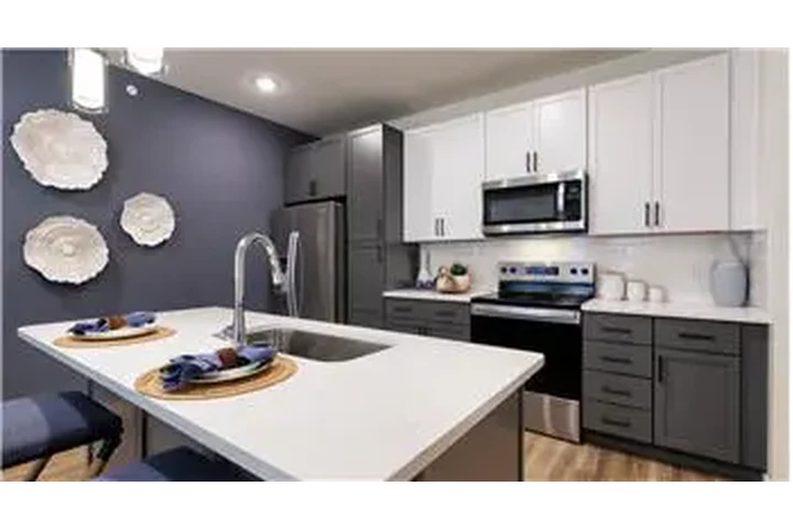 $1660 : Rental property with 1 bedro image 6