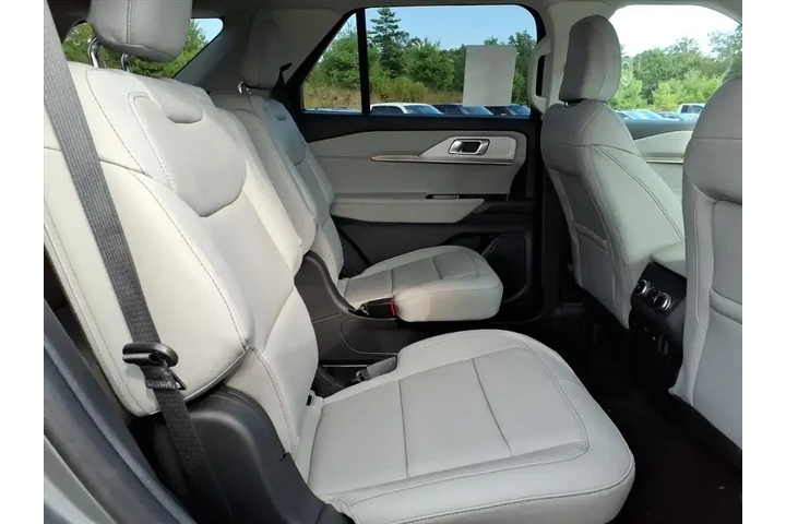 $39999 : Ford Explorer 2025 AWD Activ image 8