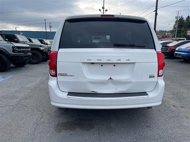 $9995 : 2017 Grand Caravan image 7