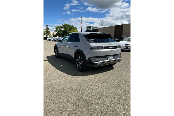 $25991 : Hyundai IONIQ 5 2024 SEL 4dr image 3