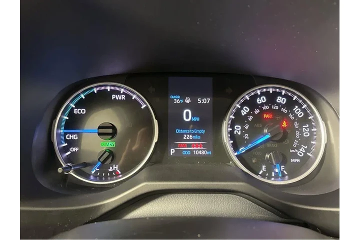 $30000 : Gold Certified2021 RAV4 LE image 5