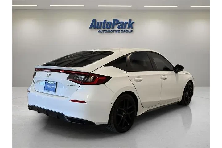 Honda Civic 2023 Sport 4dr H image 7