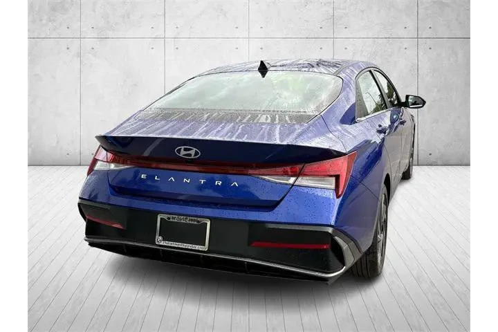 $18885 : Hyundai ELANTRA 2024 SEL 4dr image 5