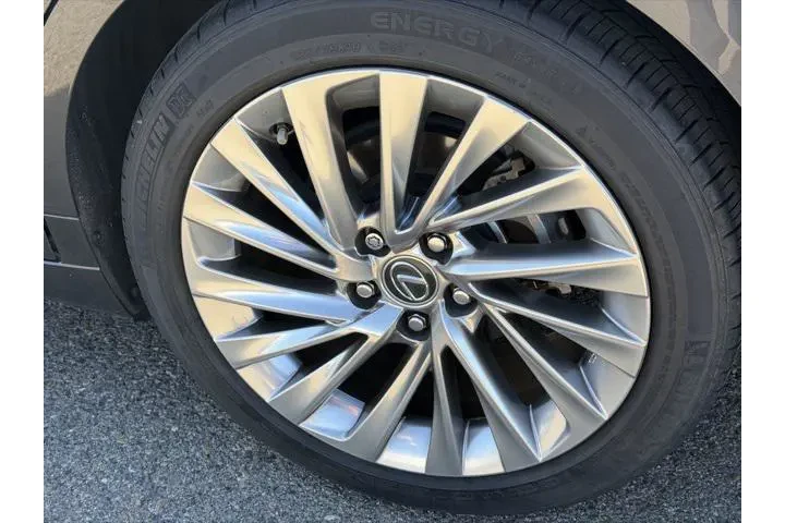 $35991 : Lexus ES 300h 2023 Luxury 4d image 10