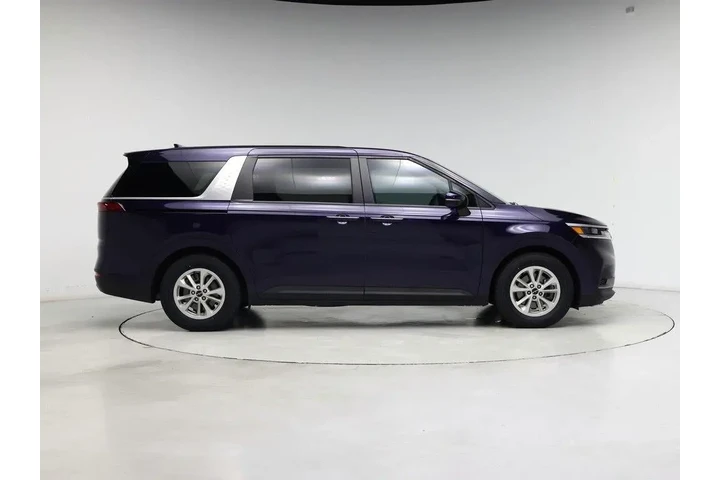 $30998 : Kia Carnival 2024 LX 4dr Min image 7