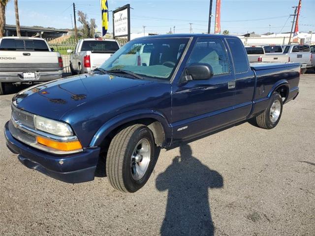 $11999 : 2001 S10 Pickup image 5