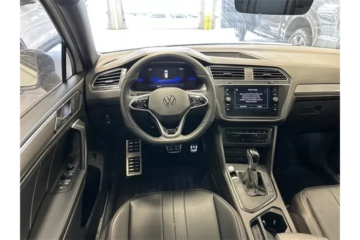 $29500 : Volkswagen Tiguan 2024 SE R- image 2