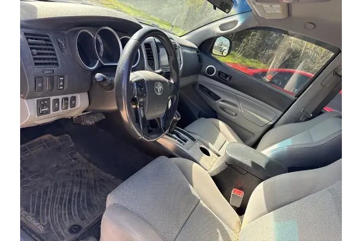 $24500 : Toyota Tacoma 2015 4x4 V6 4d image 10