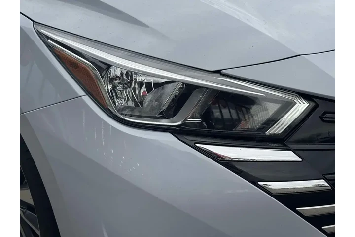 $14995 : Nissan Versa 2024 SV 4dr Sed image 9